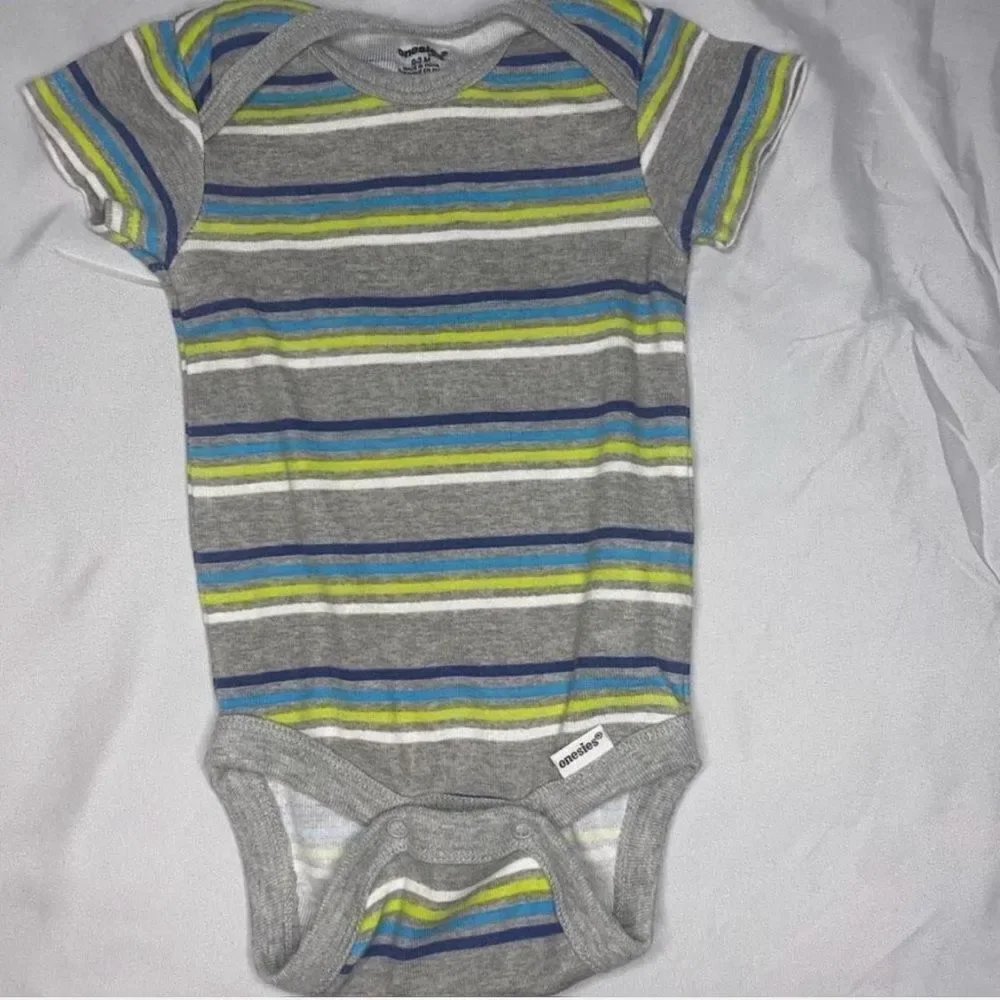 One long sleeve and one short sleeve onesie size 0-3M
